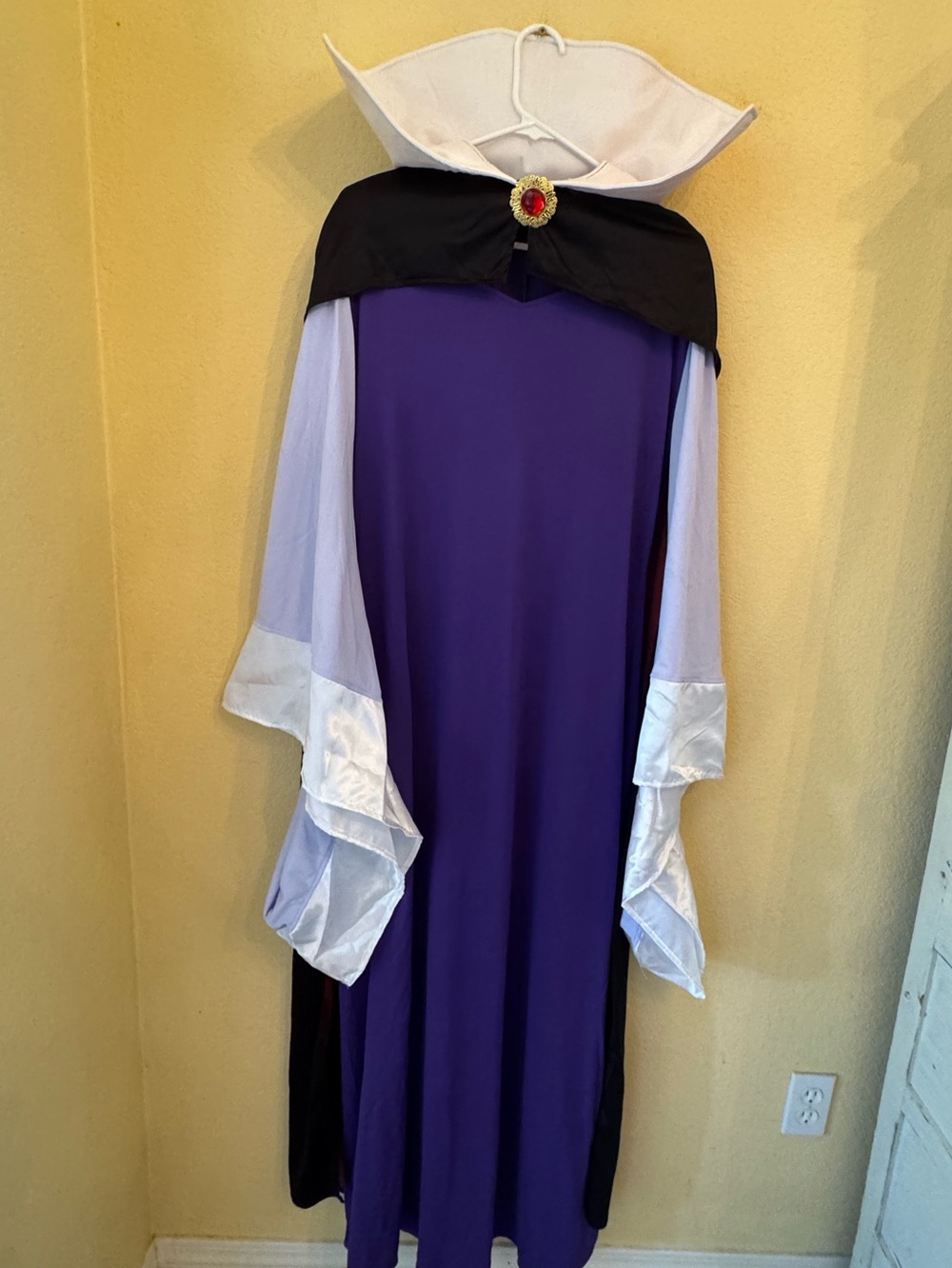 Disney Villains Snow White Evil Queen Costume Size Medium